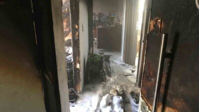 Bandırma'da 5 katlı bir apartmanın 3. katında çıkan yangın, çocuk