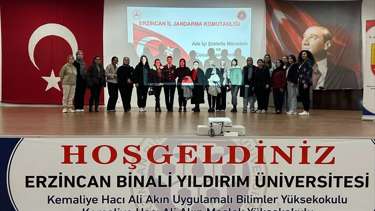 Erzincan Jandarma’nın Kadın Hakları ve KADES Uygulaması Bilgilendirme Faaliyeti