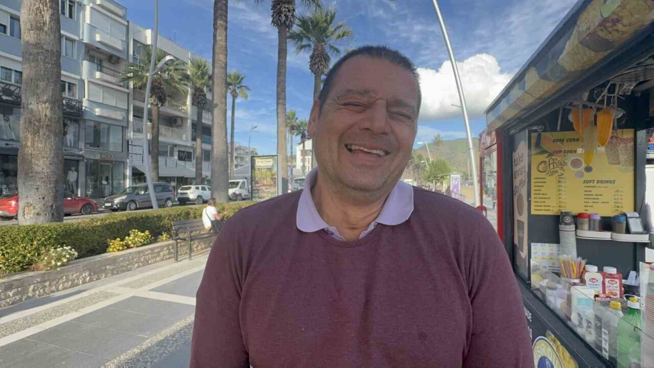 Muğla'nın Marmaris ilçesinde yaşayan 47 yaşındaki Mehmet Övet, hayatı boyunca