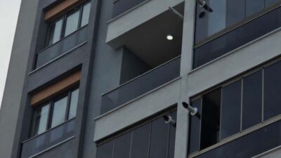 Zonguldak'ta 85 yaşındaki Fatime Küçükkaya, dördüncü kattaki evinin balkonundan Zonguldak