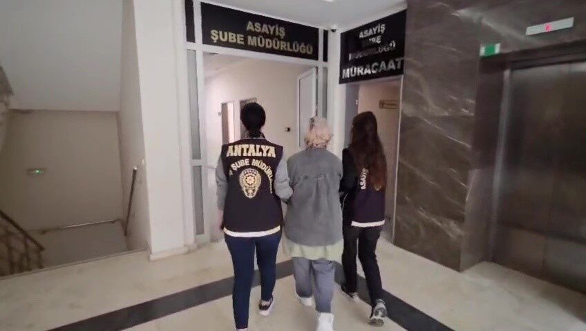 Antalya'da, 90 yıl hapis cezasıyla 5 yıldır firarda olan Ö.Ö.,