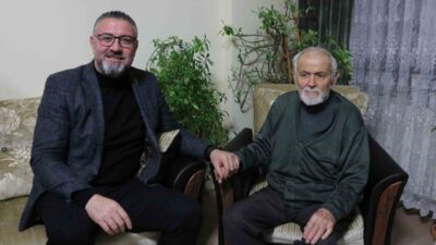 Sivas'ta 24 Kasım Öğretmenler Günü'nde, 95 yaşındaki emekli öğretmen ve