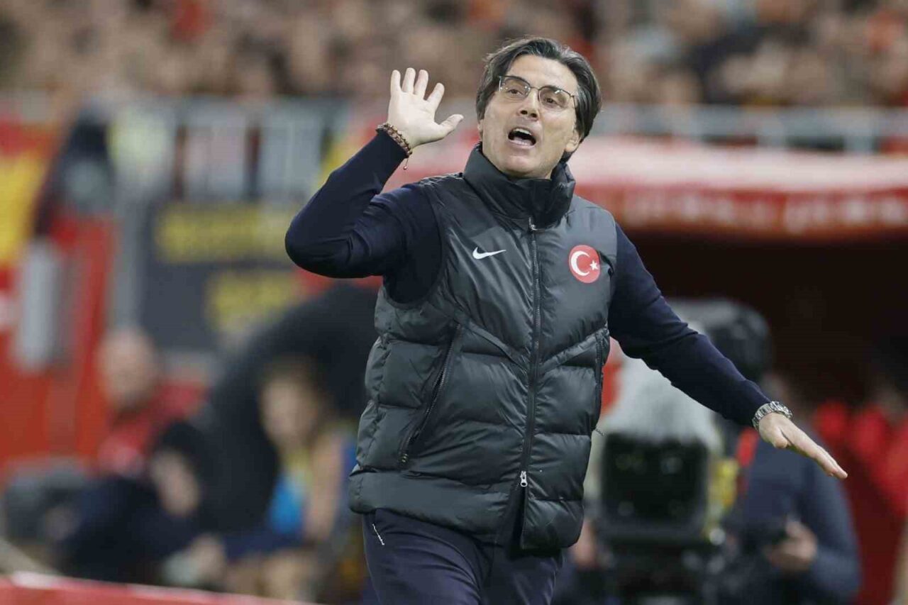 A Milli Futbol Takımı Teknik Direktörü Vincenzo Montella, İspanya ile