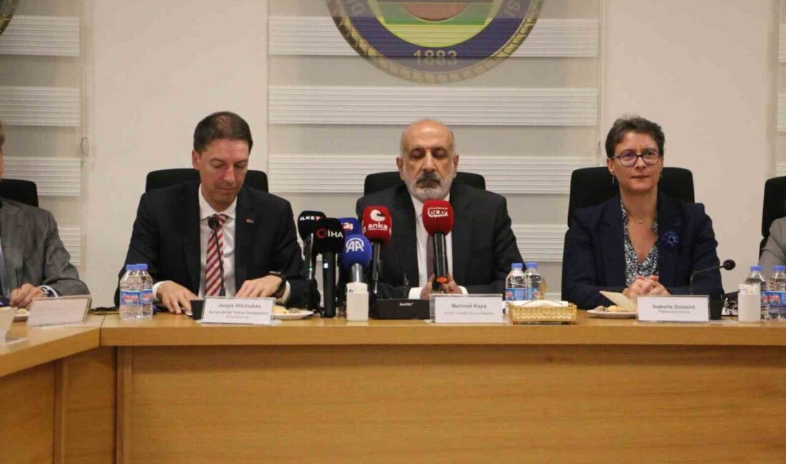 AB Büyükelçileri Heyeti, Diyarbakır Ticaret ve Sanayi Odası’nı Ziyaret Etti Avrupa Birliği Türkiye Delegasyonu Maslahatgüzarı Jurgis Vilcinskas liderliğindeki heyet, Diyarbakır