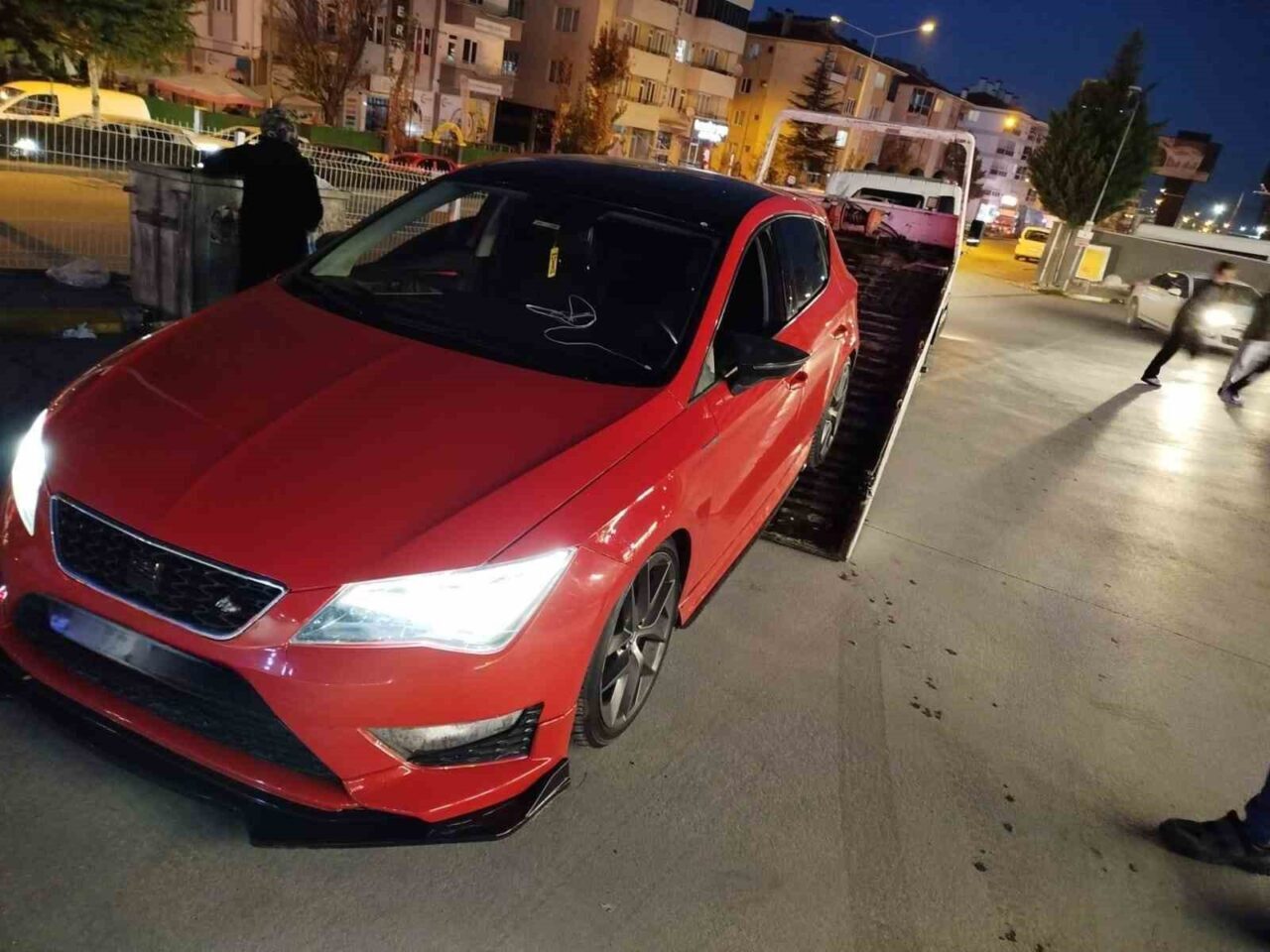 Eskişehir'de Albayrak Caddesi'nde drift yapan ve ehliyeti daha önce iptal