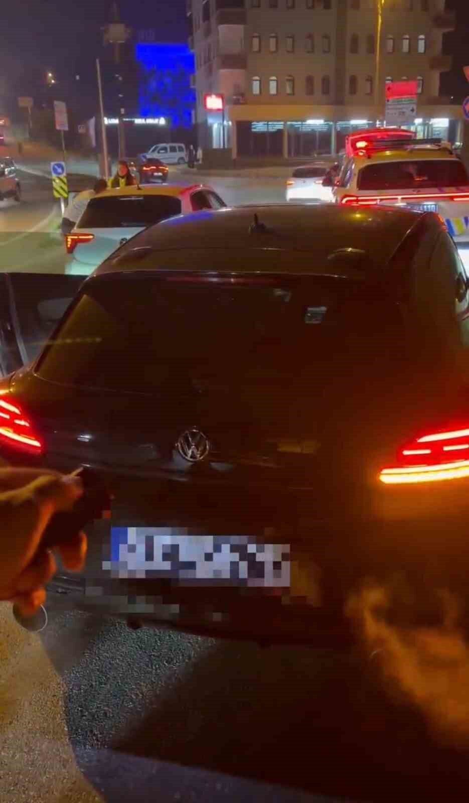 Beykoz'da sosyal medyada yayımlanan görüntüler sonrası harekete geçen trafik polisi,