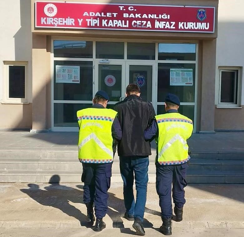 Kırşehir'de Açık Ceza İnfaz Kurumundan firar eden C.B., jandarma ekiplerinin