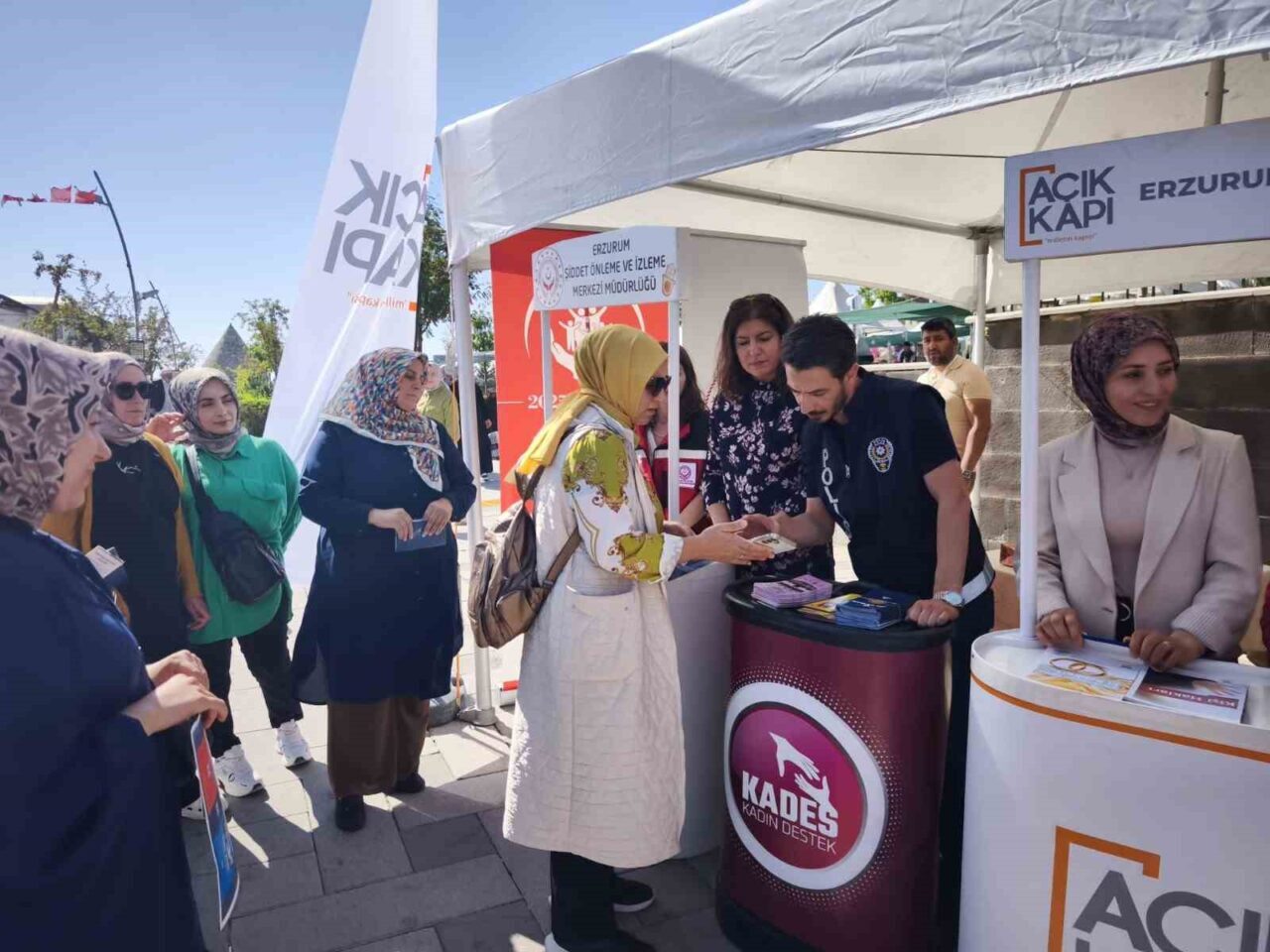 Erzurum Valiliği'ne bağlı Açık Kapı Şube Müdürlüğü, kadına yönelik şiddetle
