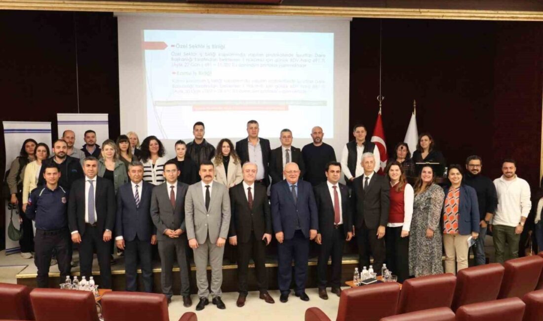 Manisa’da Adalet ve Sanayi İş Birliği Forumunda Sanayi Temsilcileri ile Ceza Kurumları Bir Araya Geldi Manisa'da düzenlenen "Adalet ve Sanayi İş Birliği Forumu" çerçevesinde sanayi