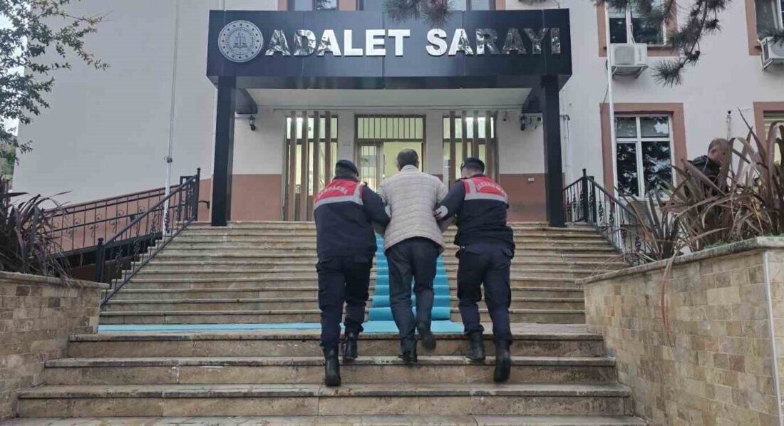 Bilecik’te 10 Aydır Aranan Cinayet Zanlısı Jandarma Ekipleri Tarafından Tutuklandı Bilecik'te 10 ay boyunca adam öldürme suçundan aranan Yakup D.,