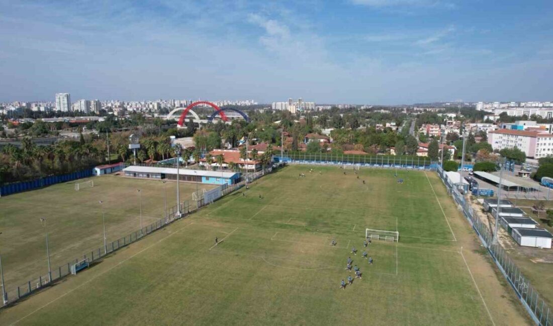 Adana Demirspor'da ekonomik sıkıntılar derinleşirken, çalışanlar uzun süredir maaşlarını alamadıkları