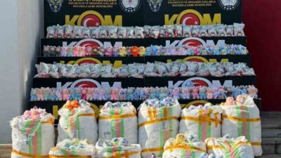 Adana'da KOM ekipleri, bir depoda yaptığı baskında piyasa değeri 2