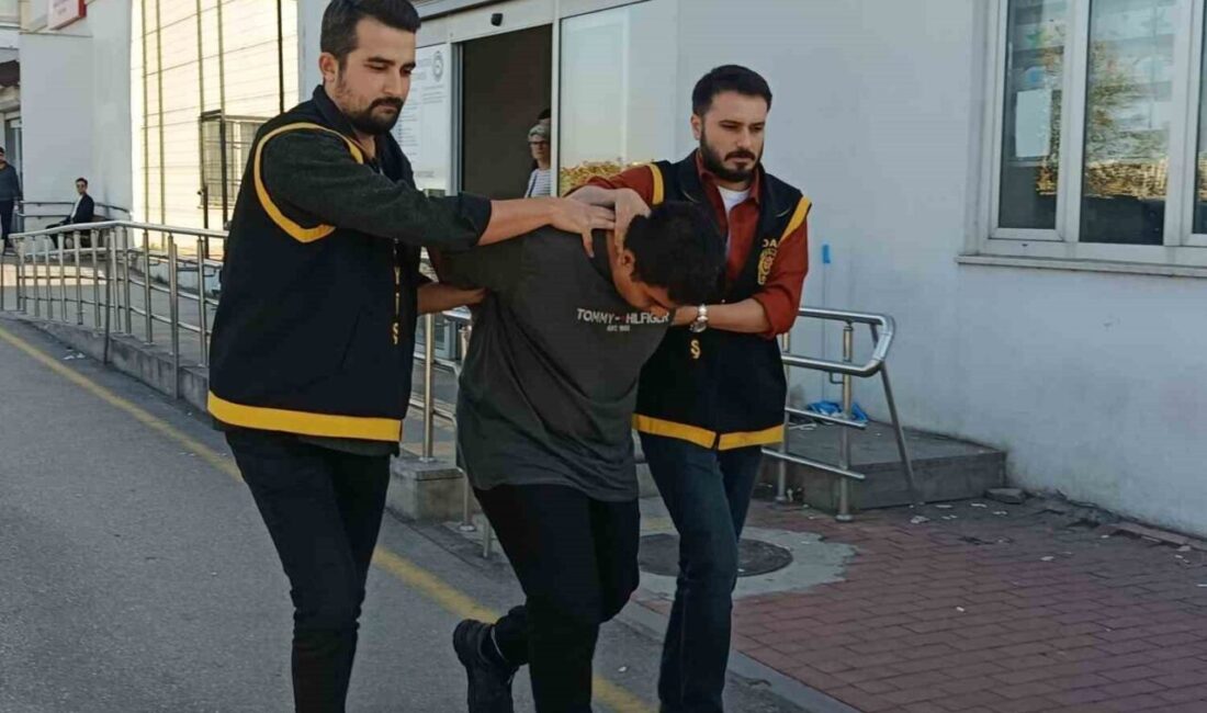 Adana'nın Yüreğir ilçesinde komşular arasında çıkan 'Ne bakıyorsun' tartışması sonucunda