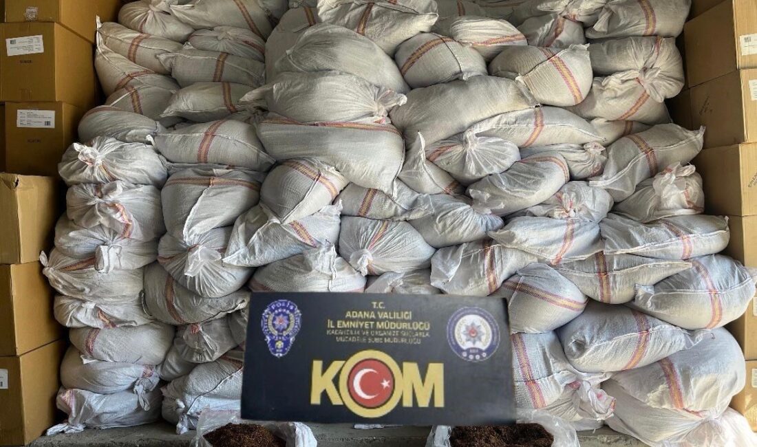 Adana'da İl Emniyet Müdürlüğü'ne bağlı ekipler, TAG otoyolu üzerinde durdurdukları