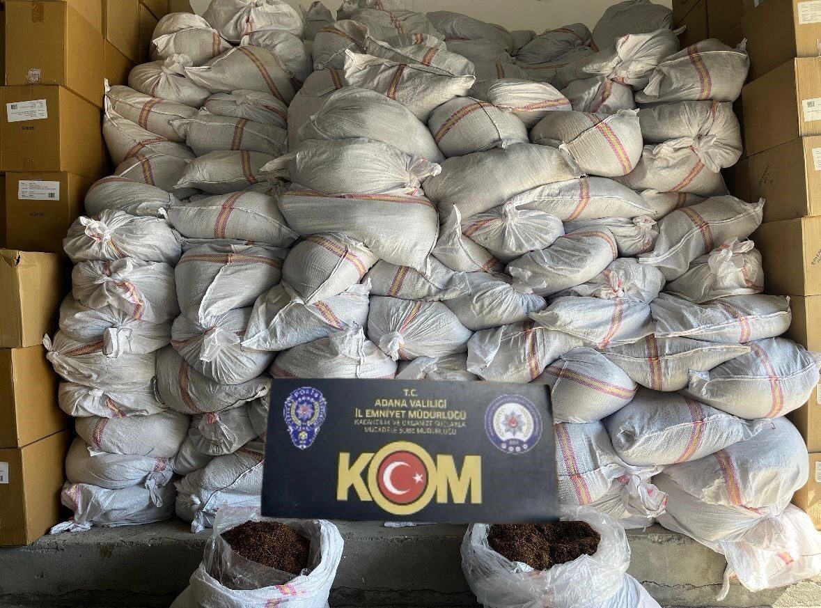 Adana’da 10 Ton Kaçak Tütün Ele Geçirildi, Sürücü Gözaltına Alındı