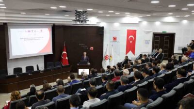 Adana Sanayi Odası tarafından düzenlenen "KOBİ’ler için Dijitalleşme Fırsatları" etkinliğinde,