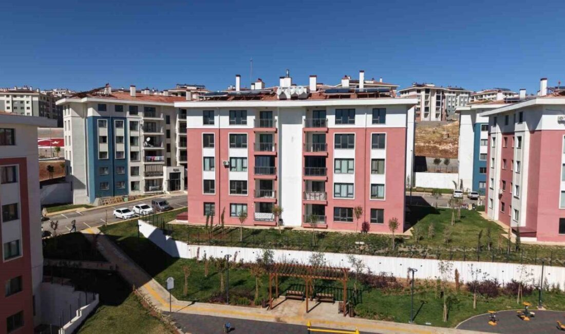 Adıyaman’da 350 Bininci Konutun Anahtarı, Cumhurbaşkanı Erdoğan ve Bakan Kurum Tarafından Teslim Edilecek Adıyaman'da 15 Kasım'da düzenlenecek törenle, Cumhurbaşkanı Recep Tayyip Erdoğan ve