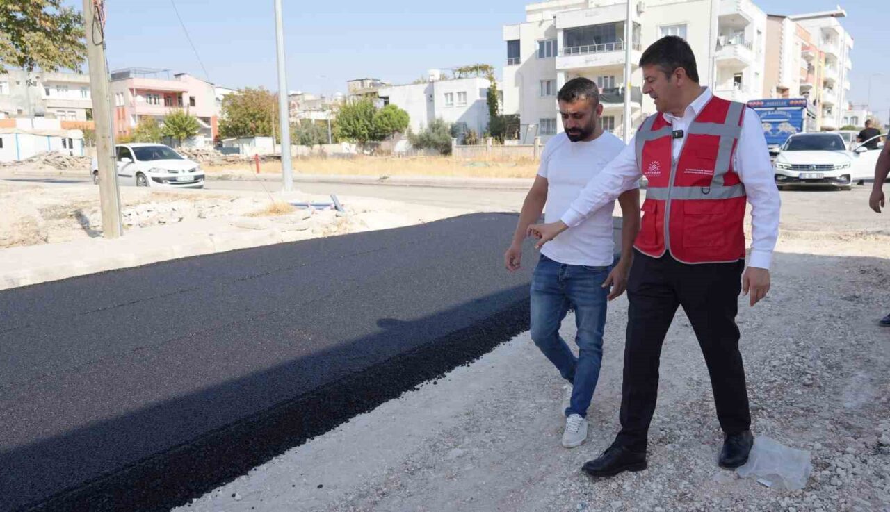 Adıyaman'da alt yapısı tamamlanan mahallelerde asfalt serim işlemleri başladı. Belediye