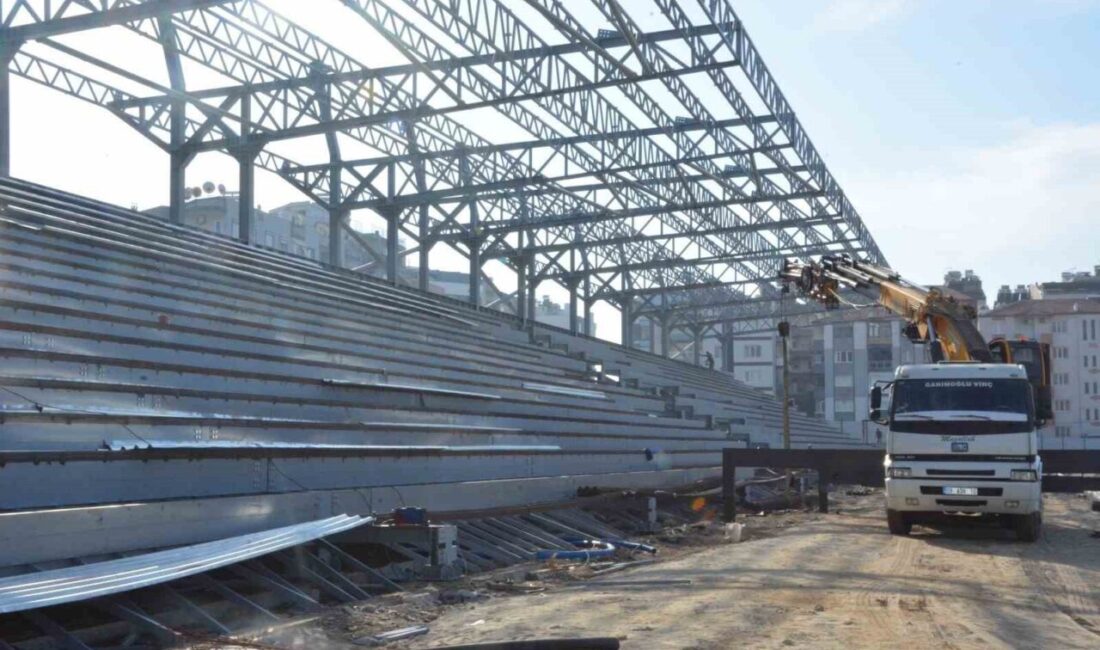 Adnan Menderes Stadyumu’nun Yeniden İnşaatında Çalışmalar Yüzde 75 Oranına Ulaştı Aydın’ın Efeler ilçesindeki Adnan Menderes Stadyumu'nun inşaatı yüzde 75 seviyesine