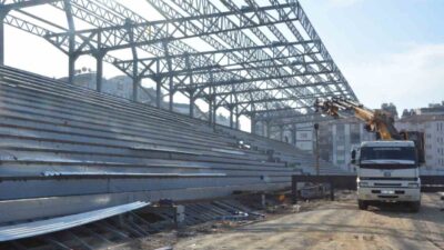 Aydın’ın Efeler ilçesindeki Adnan Menderes Stadyumu'nun inşaatı yüzde 75 seviyesine