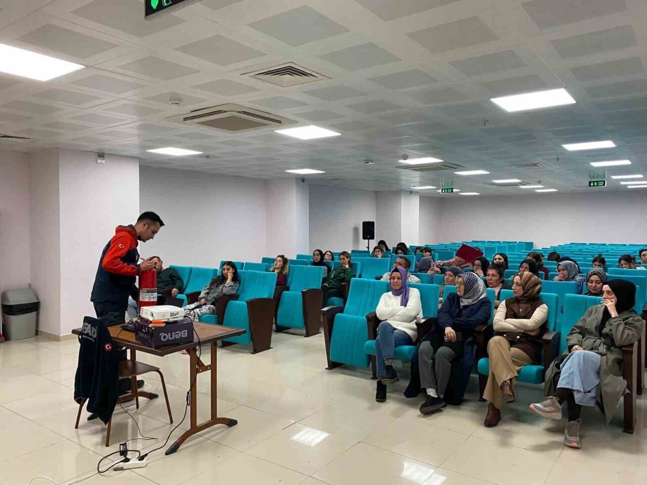 Afyonkarahisar'daki Remzi Kaya Kız Öğrenci Yurdu'nda, İl Afet ve Acil