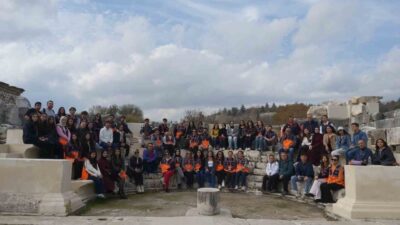 Muğla AFAD gönüllüleri, Yatağan'daki Stratonikeia Antik Kenti'ni ziyaret ederek eğitim