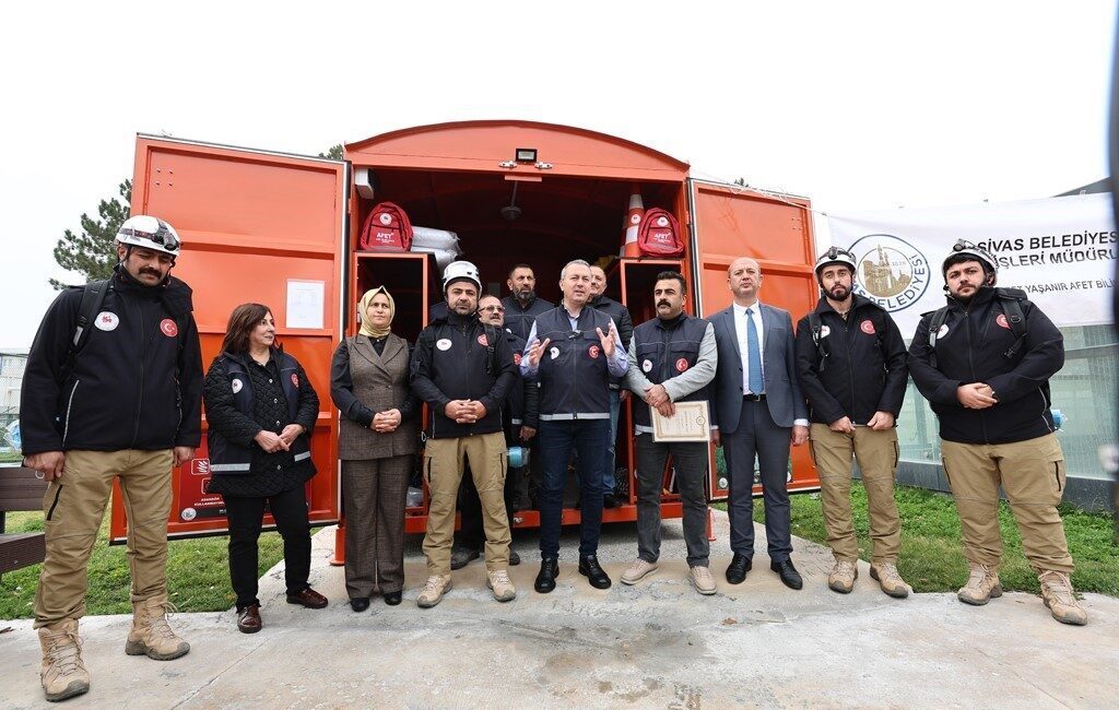Sivas Belediyesi, afet hazırlık çalışmaları çerçevesinde Afet Konteyneri uygulamasını başlatarak