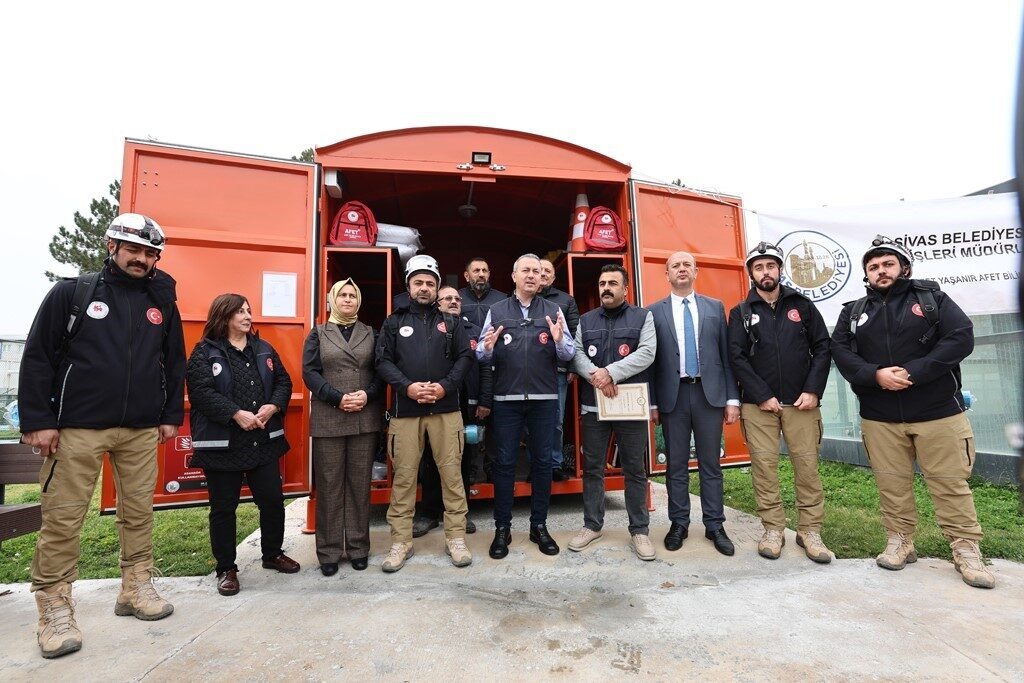 Sivas Belediyesi, afet hazırlık çalışmaları çerçevesinde Afet Konteyneri uygulamasını başlatarak