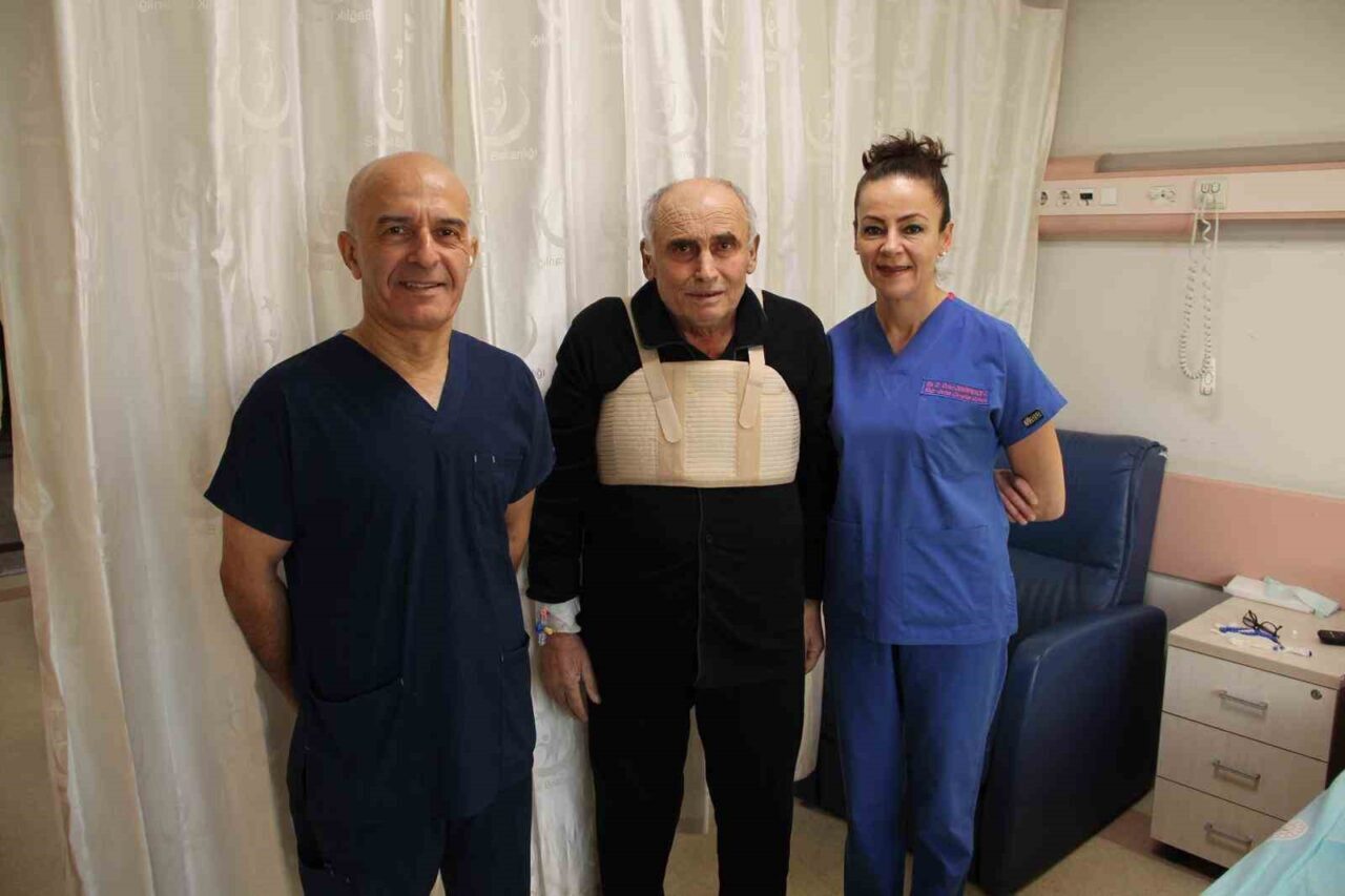 Afyonkarahisar Devlet Hastanesi’nde İlk Defa Uygulanan Kalp Ameliyatı Başarıyla Gerçekleştirildi