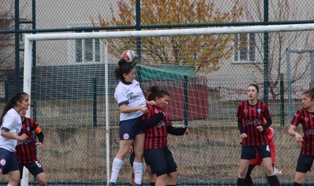 Ağrı Kadın Futbol Takımı, Erzincan’da Farklı Galibiyet Elde Etti: 5-0 Ağrı Kadın Futbol Takımı, Kadınlar 2. Ligi'nde Erzincan Gençler Gücü'nü