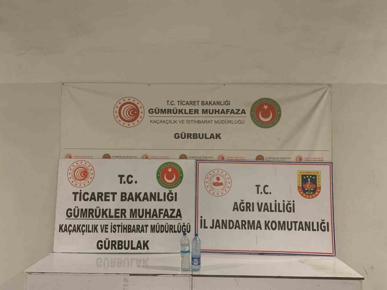 Ağrı'da jandarma, uluslararası yollardan gelen TIR'larda 2 kilo 698 gram