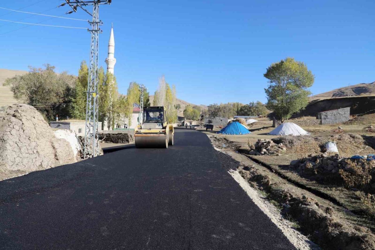 Ağrı Valiliği ve İl Özel İdaresi işbirliğiyle, Doğubayazıt'ta 5,3 kilometrelik