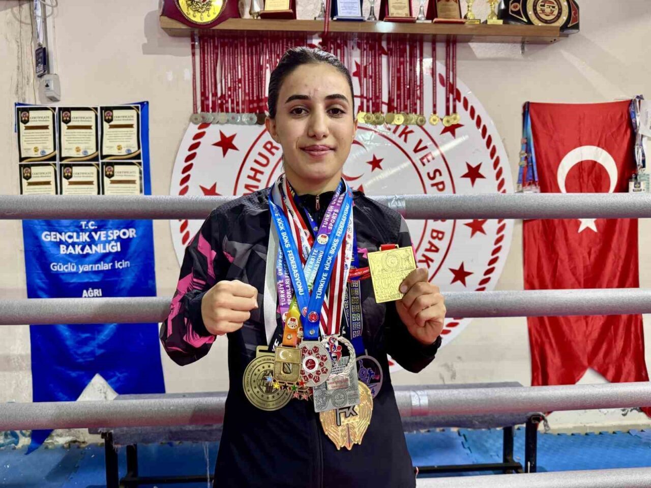Ağrı'da kickboks alanında tek kadın sporcu olan Sibel Oruç, Türkiye