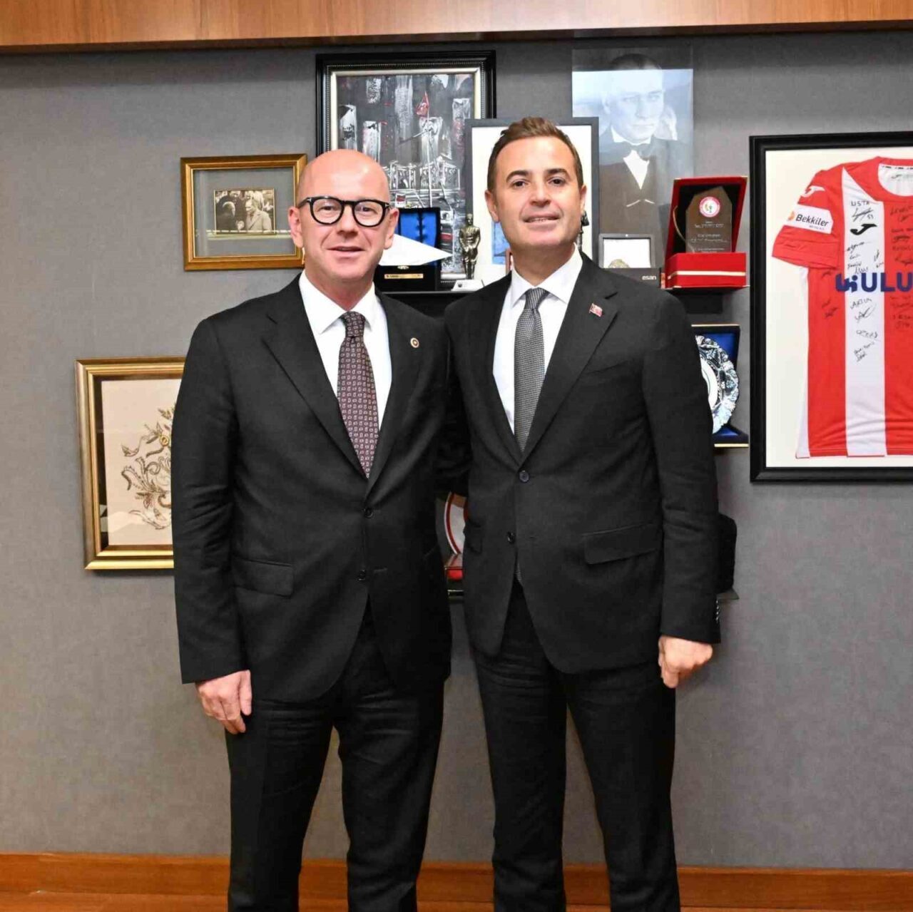 Balıkesir Büyükşehir Belediye Başkanı Ahmet Akın, Ankara'da çeşitli siyasi partilerin