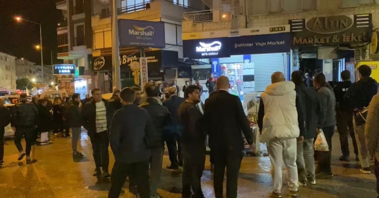 Yalova’da Ailevi Tartışma, Alevlere Sebep Oldu: Tekel Bayisi Yangınında Annesiyle Yaralanan Şahıs Hastaneye Kaldırıldı