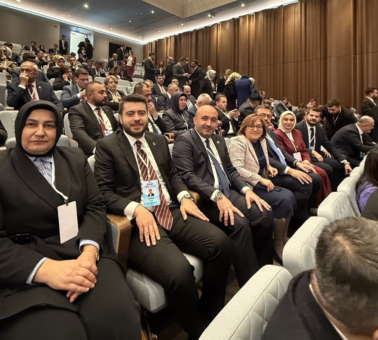 AK Parti Eskişehir Teşkilatı, 175. Genişletilmiş İl Başkanları Toplantısı'na katıldı.