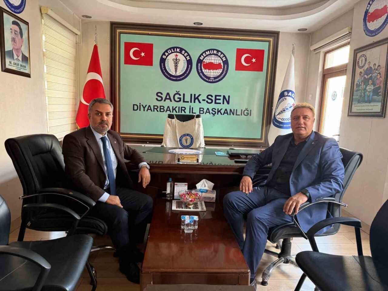 Diyarbakır'da AK Parti Bağlar İlçe Başkanı Ferit Avcıkıran, STK temsilcileri