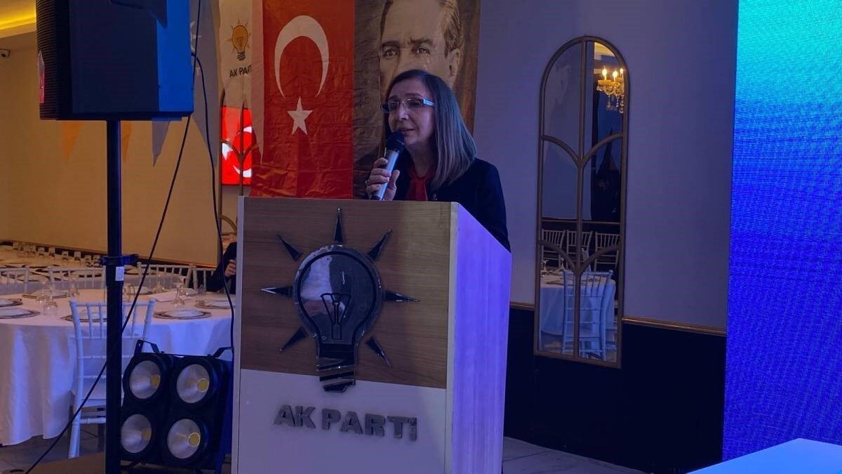AK Parti Sinop İl Kadın Kolları Başkanı Remziye Eda Özvin,