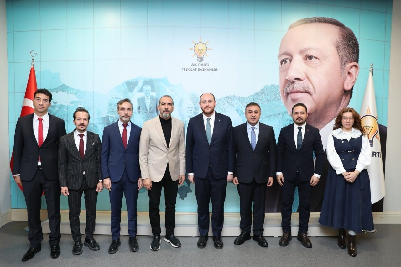 AK Parti Uşak Merkez İlçe Başkanlığına Mehmet Bitik atandı. Uşak