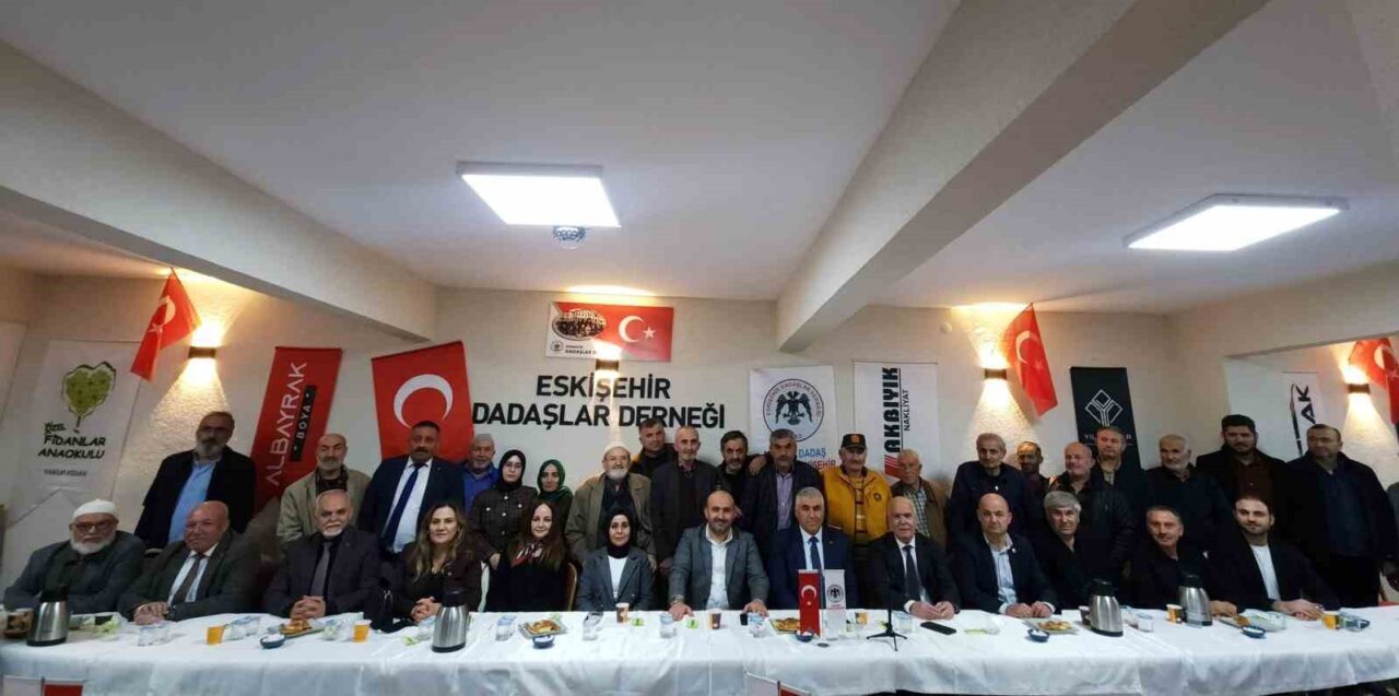 AK Parti Eskişehir İl Başkanı Gürhan Albayrak ve MHP Eskişehir