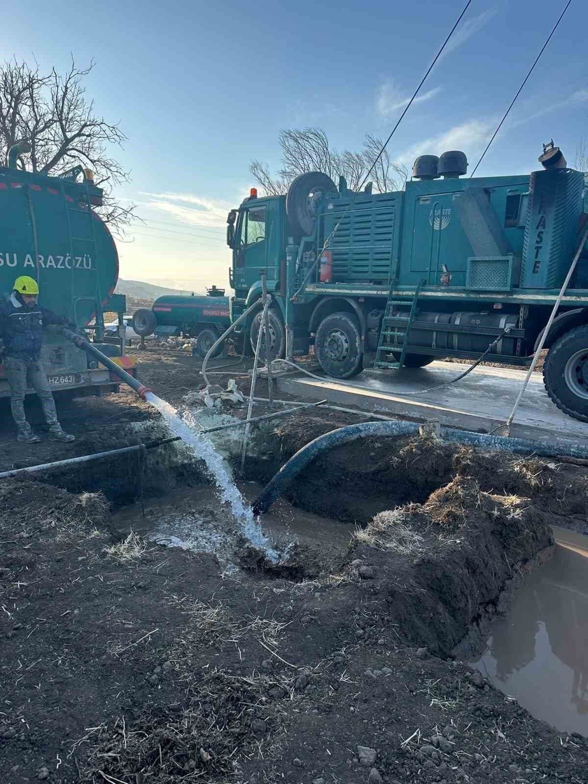 AK Parti Kayseri Milletvekili Bayar Özsoy, Develi ilçesinde tarımsal sulama