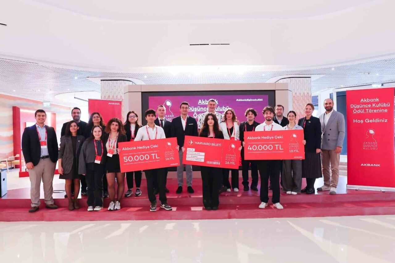 Akbank Düşünce Kulübü, "Kapsayıcı Bankacılık" temasıyla gençlerin finansal erişim ve