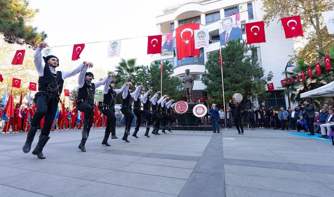 Akçaabat, ilçe oluşunun 139. yılını Atatürk Parkı'nda düzenlenen törenle kutladı.