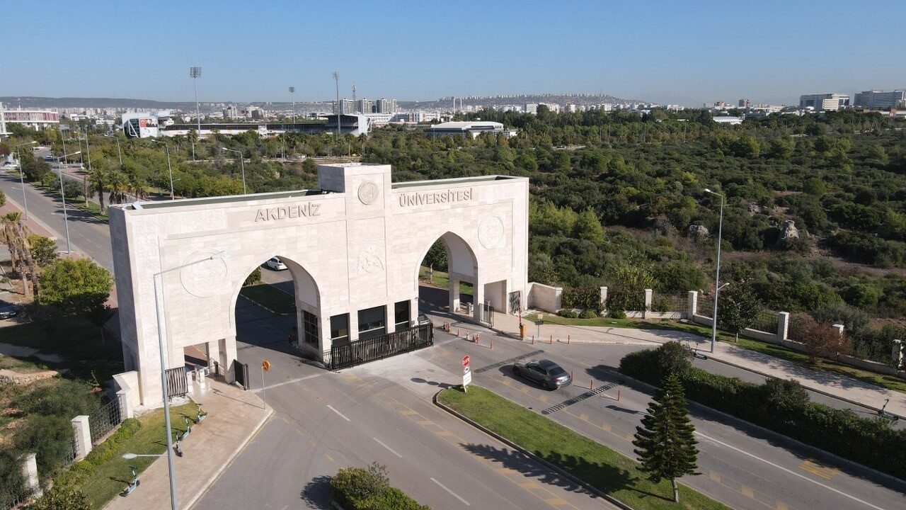 Akdeniz Üniversitesi, Times Higher Education'ın 2026 Disiplinler Arası Bilim Sıralaması'nda