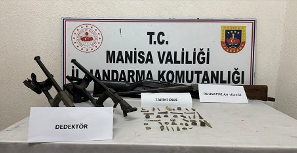 Manisa'nın Akhisar ilçesinde jandarma ekipleri, izinsiz kazı yapan İ.O. hakkında