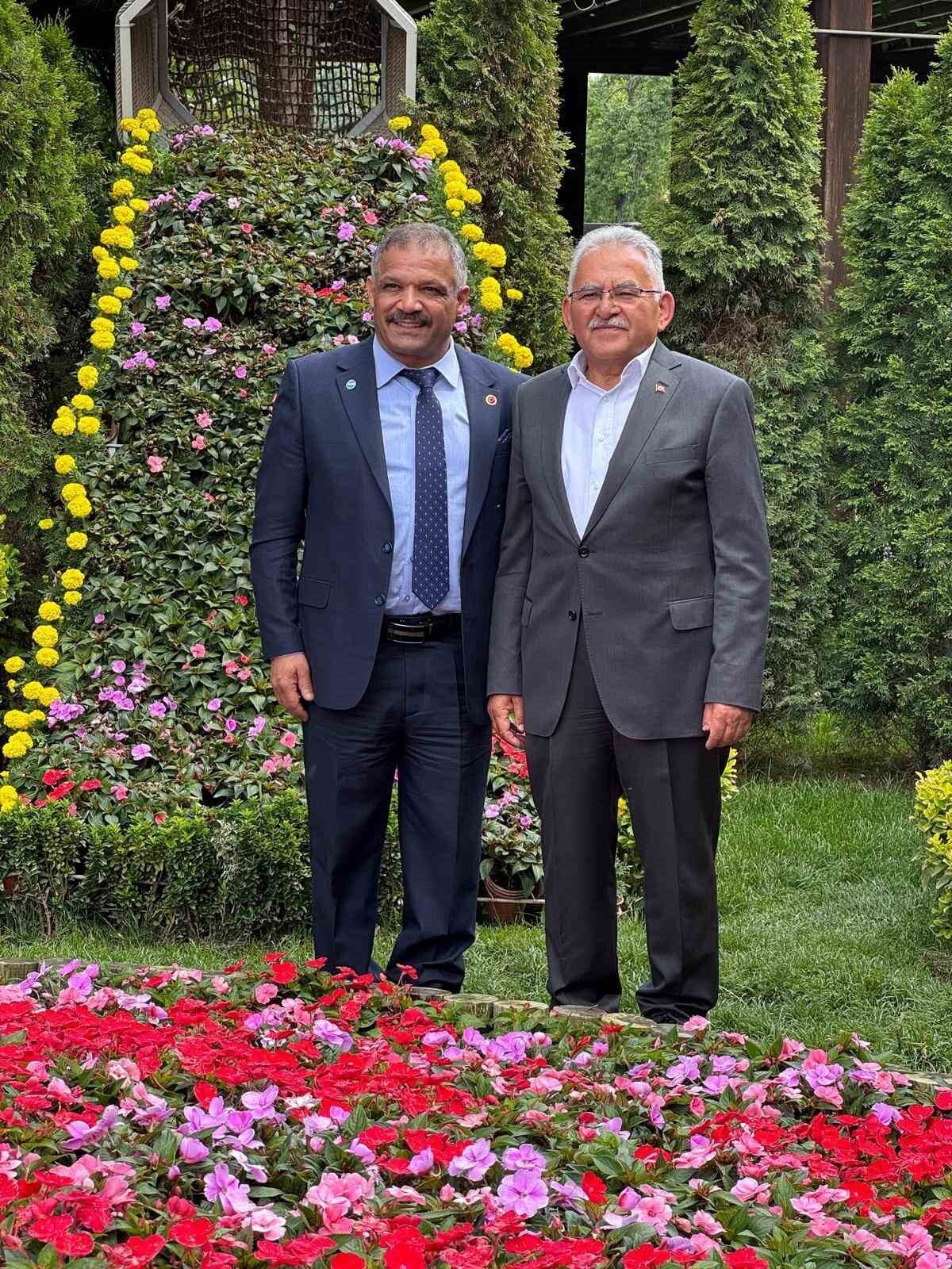 AKİB Kurucu Genel Başkanı Ali Hızar, Kayseri Valisi Gökmen Çiçek