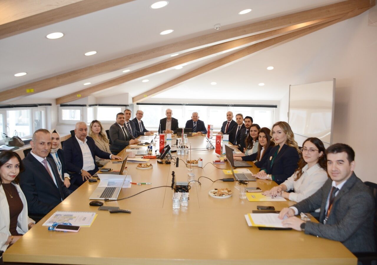 Kayseri Büyükşehir Belediye Başkanı Dr. Memduh Büyükkılıç, Aksa Kayseri Doğalgaz'ın