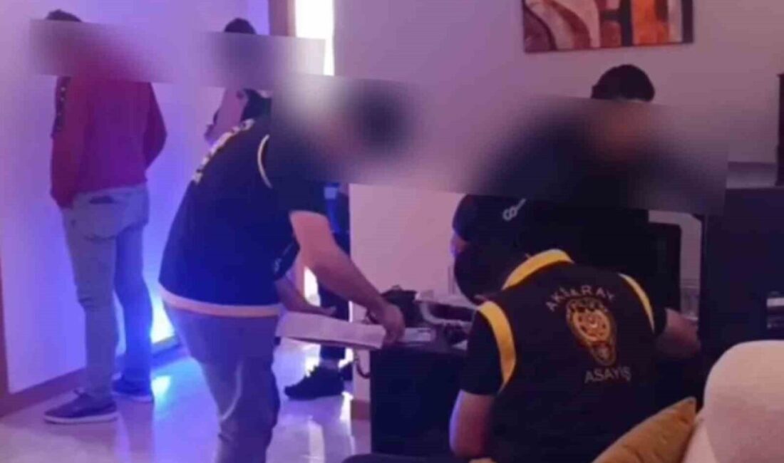 Aksaray’daki fuhuş operasyonunda 3 kişi tutuklandı, 4 şüpheli gözaltında! Aksaray'da düzenlenen fuhuş operasyonunda, İl Emniyet Müdürlüğü ekipleri tarafından 3