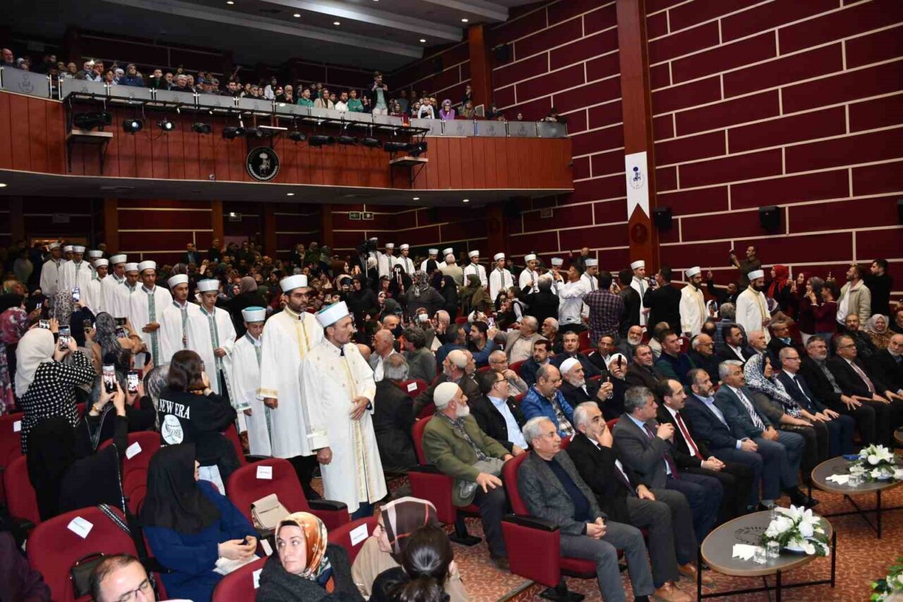 Konya'nın Akşehir ilçesindeki Fatih Yatılı Erkek Kur’an Kursu'ndan mezun olan