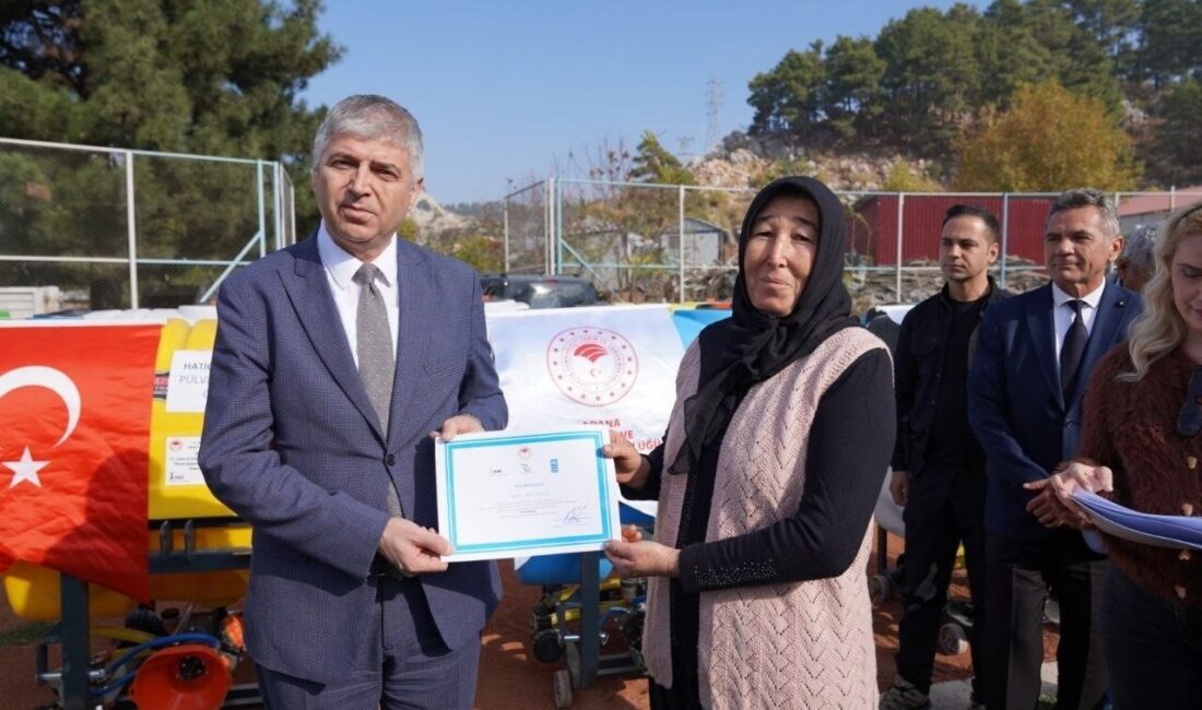 Adana’da 25 Üreticiye Yüzde 70 Hibe Desteği ile İlaçlama Makineleri Dağıtıldı Adana İl Tarım ve Orman Müdürlüğü, Aladağ'da 25 üreticiye yüzde